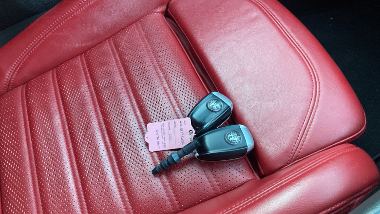 Alfa Romeo Giulia 2.0 TB 280 Veloce [Performance brake] 4dr Auto Petrol Saloon